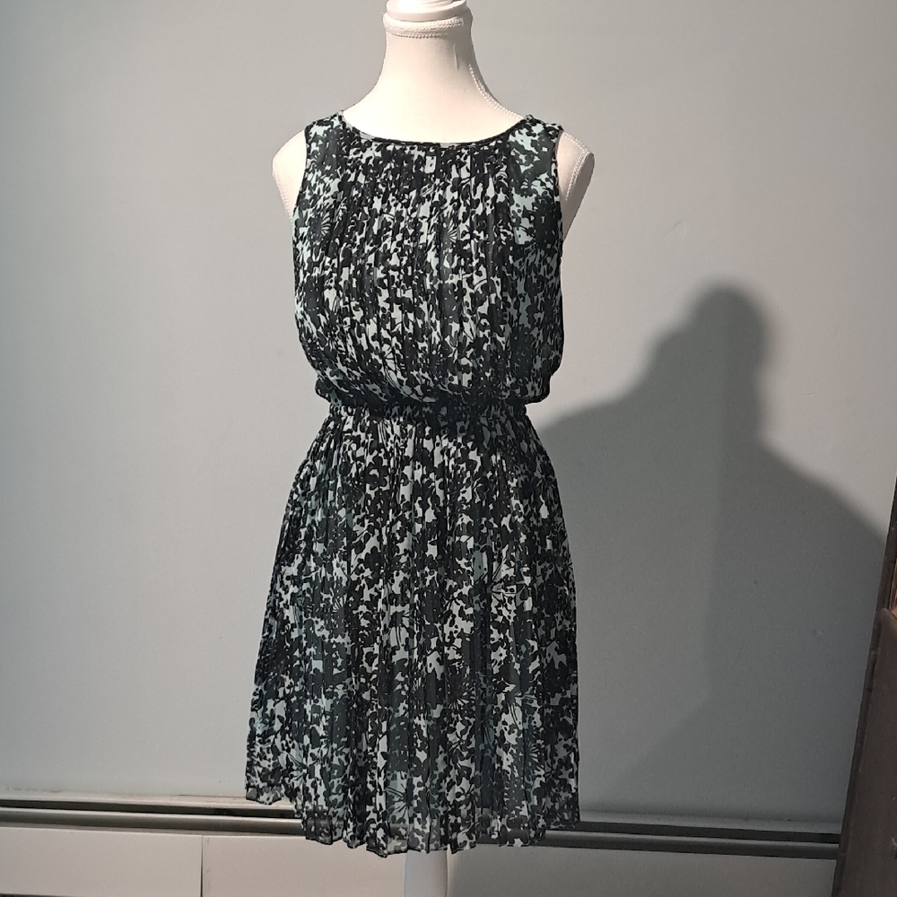 Banana Republic Black Patterned/Light Blue‎ Dress. Size Petite 0.
